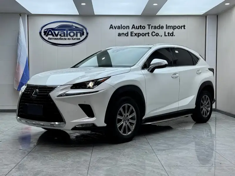 Lexus NX, 2021