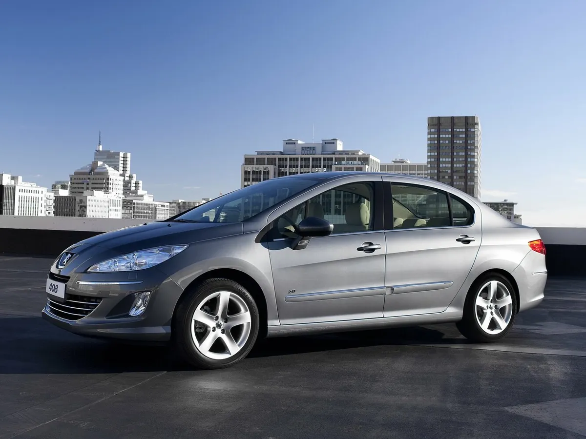 Peugeot 408 — фото модели